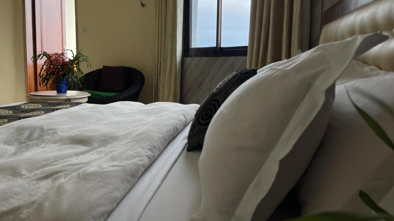 Hotel Les Polygones 크리비 외부 사진